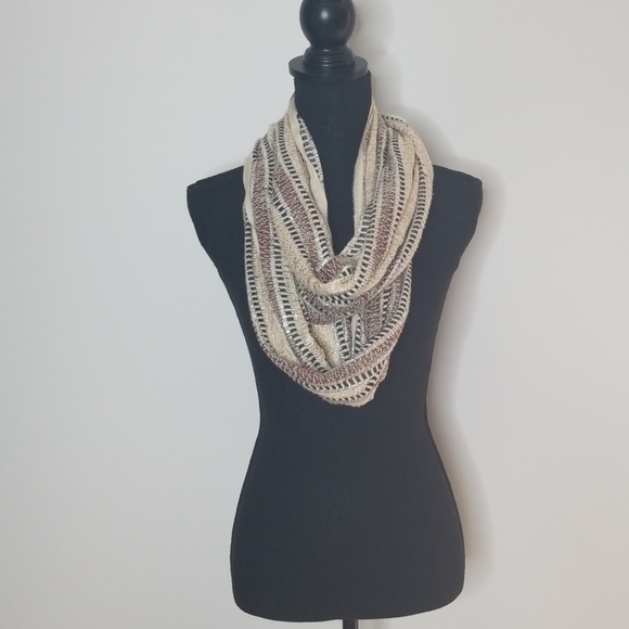 Accessories - Wrap around scarf